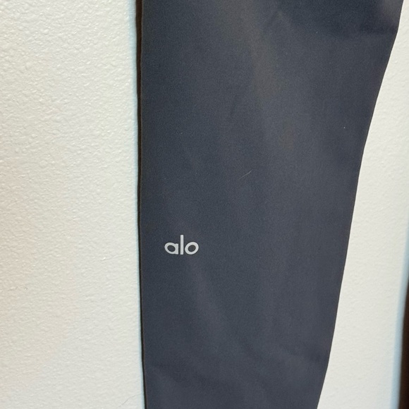 ALO Yoga Airbrushed Full Length Gray Leggings - Picture 7 of 10